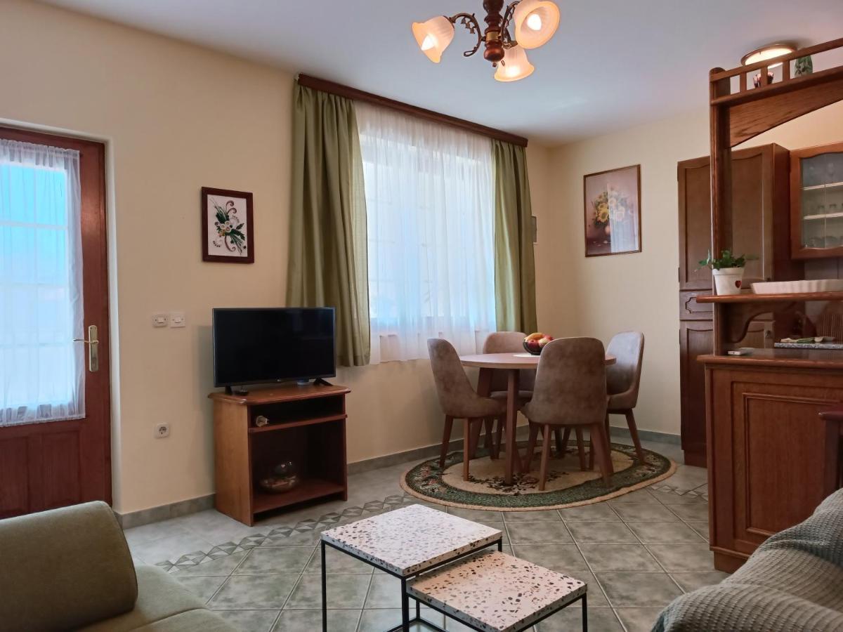 Apartments Stojakovic 波雷奇 外观 照片